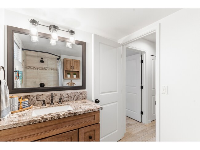 Building Photo - Fully Remodeled & Furnished – Villas at Ka...