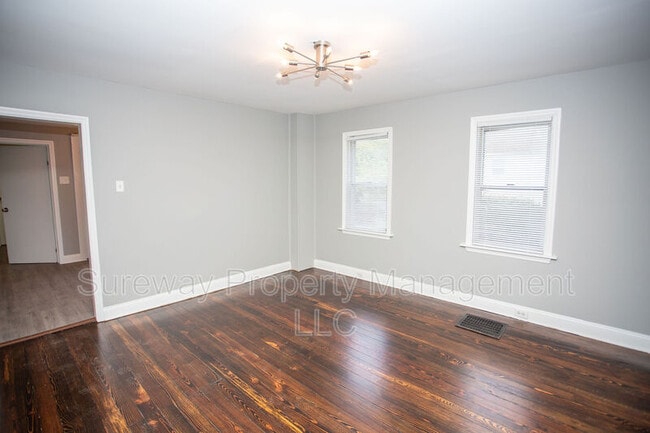 Building Photo - 220 S Church St