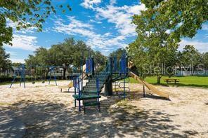 Building Photo - 4510 Sanibel Way