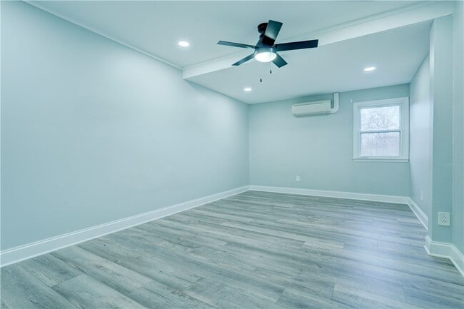 Building Photo - 138 S Union St