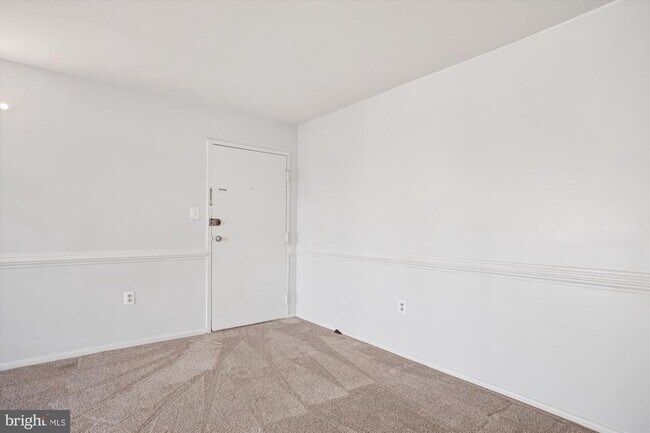 Building Photo - 3356 Woodburn Rd