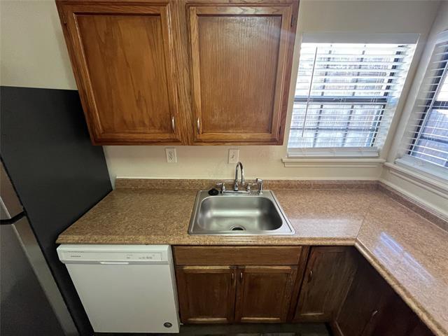 Building Photo - 2450 Sunflower Dr