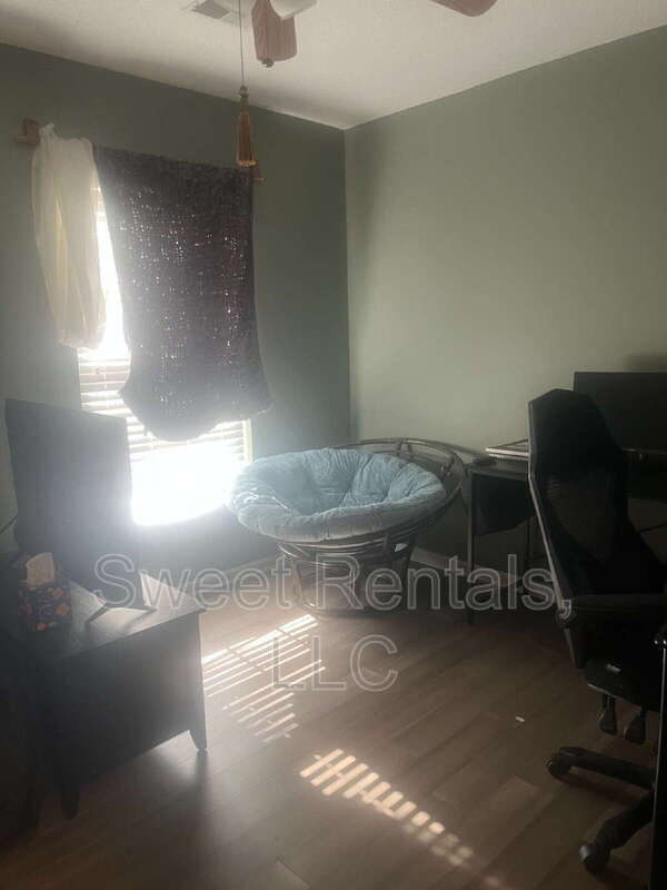 Building Photo - 343 Briarbend Rd