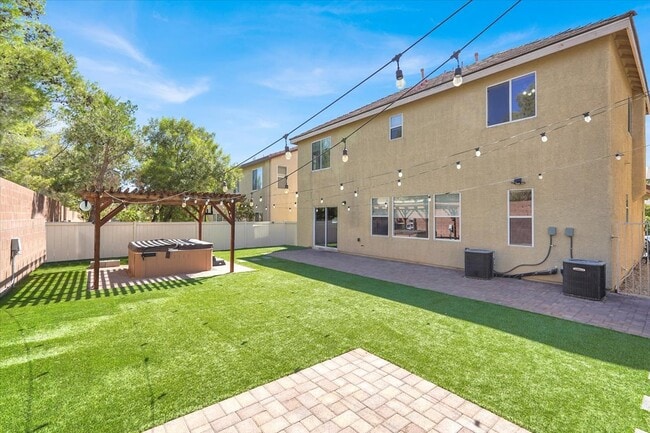 Building Photo - 8036 W Anasazi Ranch Ave