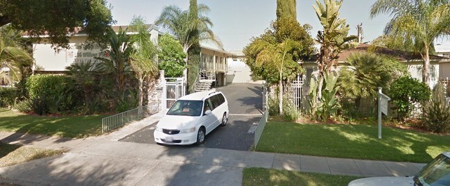 Primary Photo - Moana Apartments