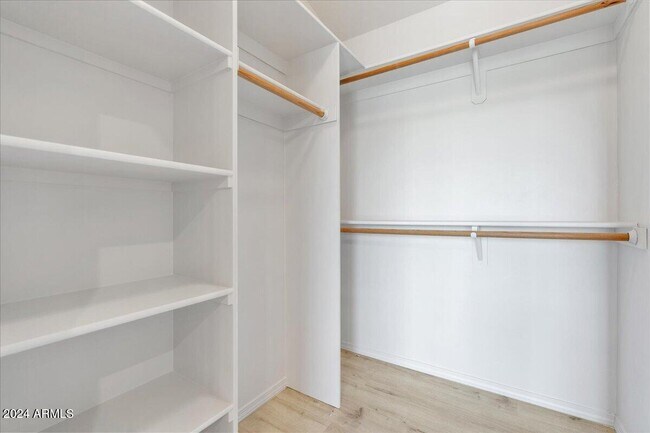 Building Photo - 1280 Majestic Vw Dr