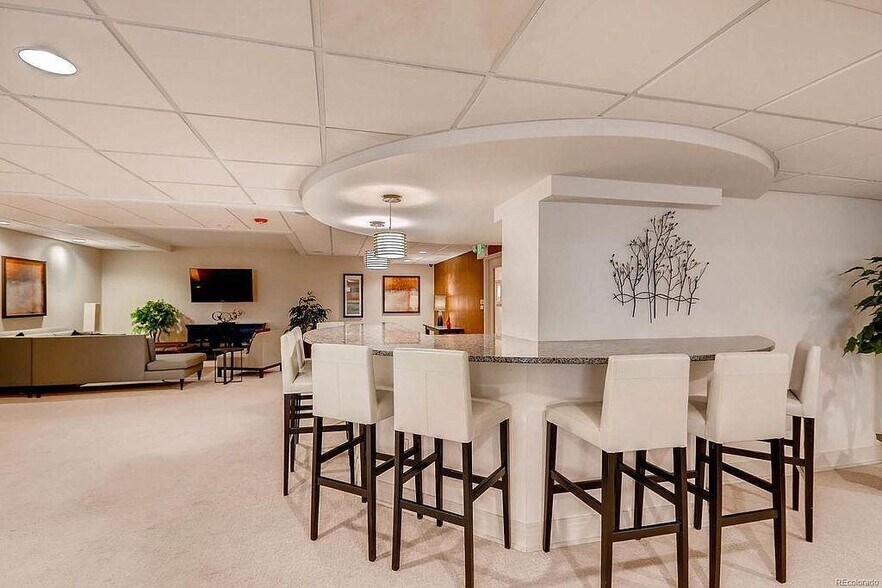Entertainment room - 2 Adams St