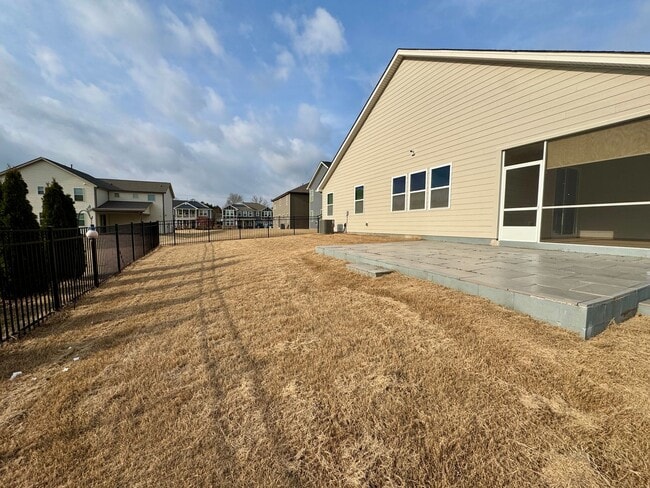 Building Photo - Roomy Ranch in Indian Trail