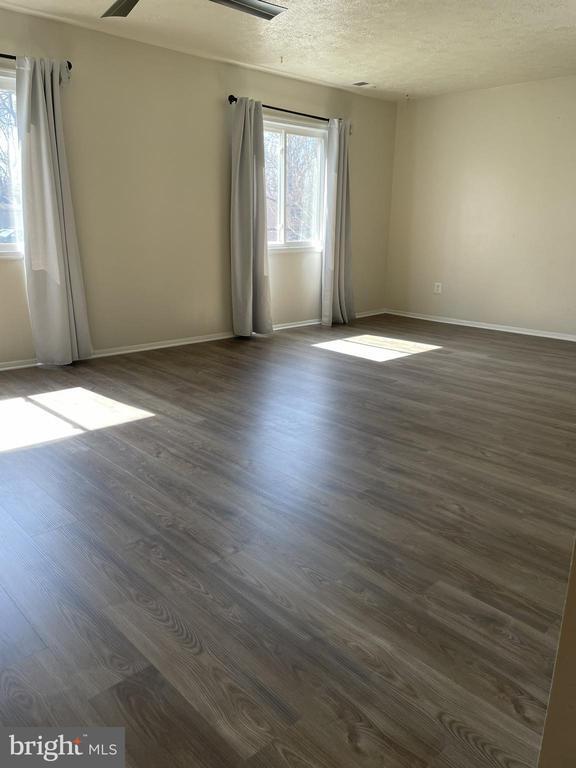 Building Photo - 2216 Sanibel Dr