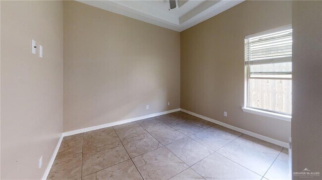 Building Photo - 9 W Garfield Ave