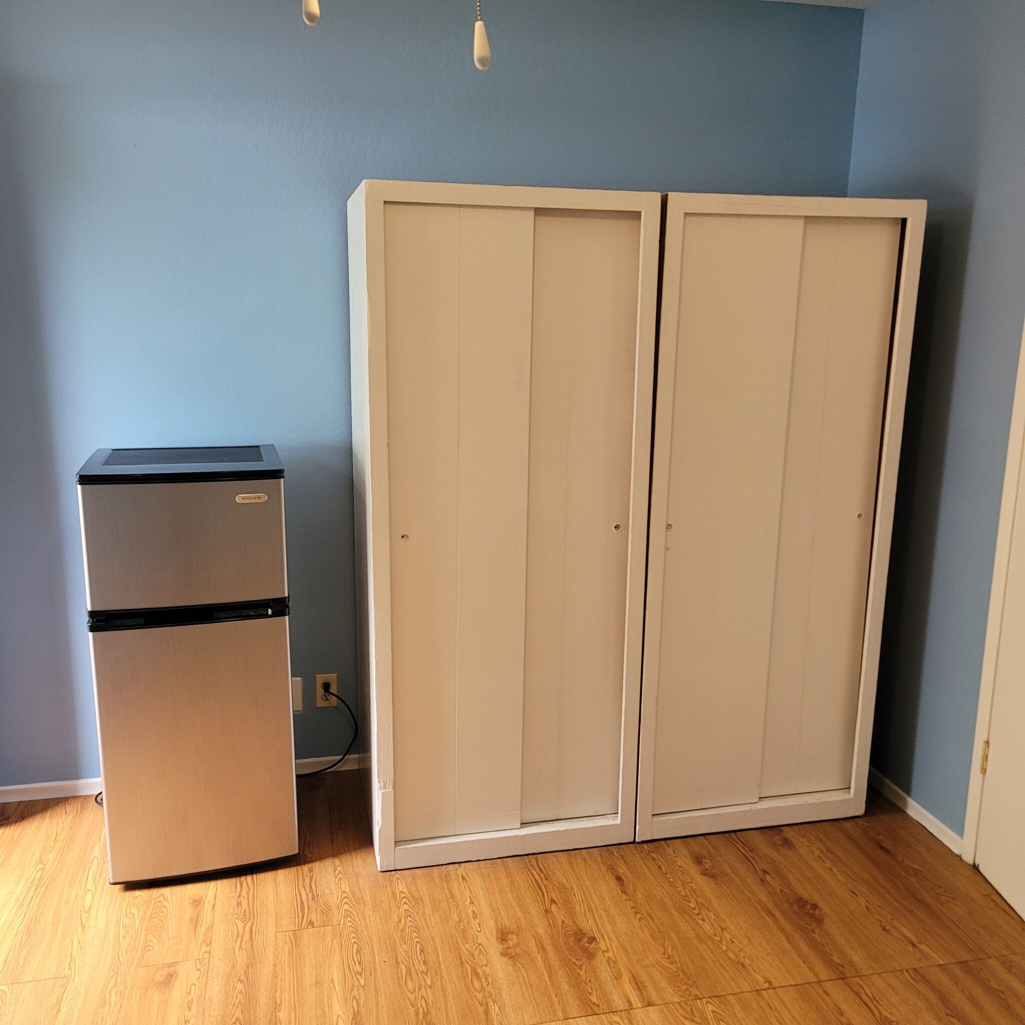 Building Photo - 1726 Crescent Dr