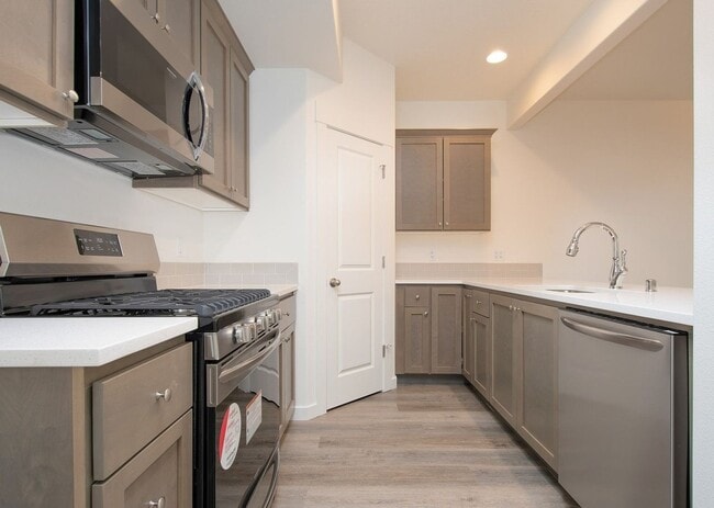 Building Photo - Brand New Home in Beautiful Ridgefield!