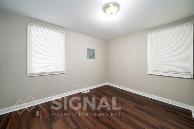 Building Photo - 72 Swindle Dr
