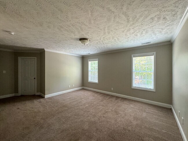 Building Photo - Beautiful 4 Bed 2.5 Bath Home in Raeford