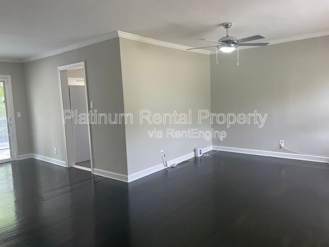 Building Photo - 3485 Maplehurst Dr