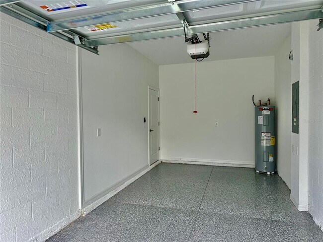 Building Photo - 15080 Ginetti St