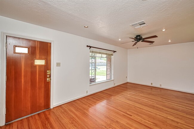 Building Photo - 3018 Attridge Rd