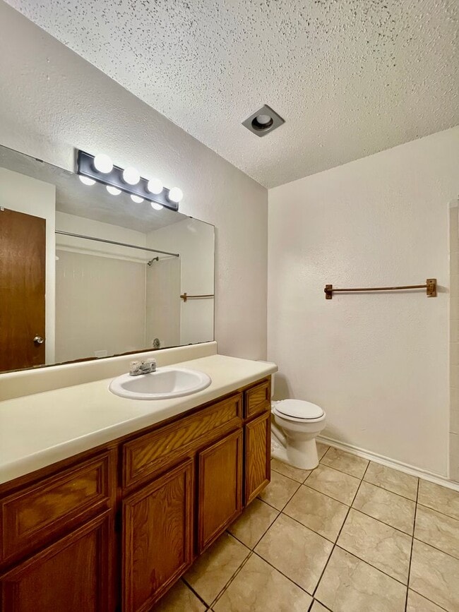 Building Photo - 1303 Conway Dr