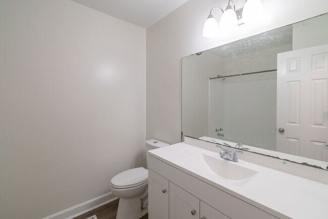 Building Photo - Newly Renovated 3-Bedroom Ranch with Spacious Yard!