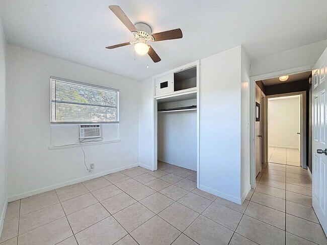 Building Photo - 652 East Harbor Dr S