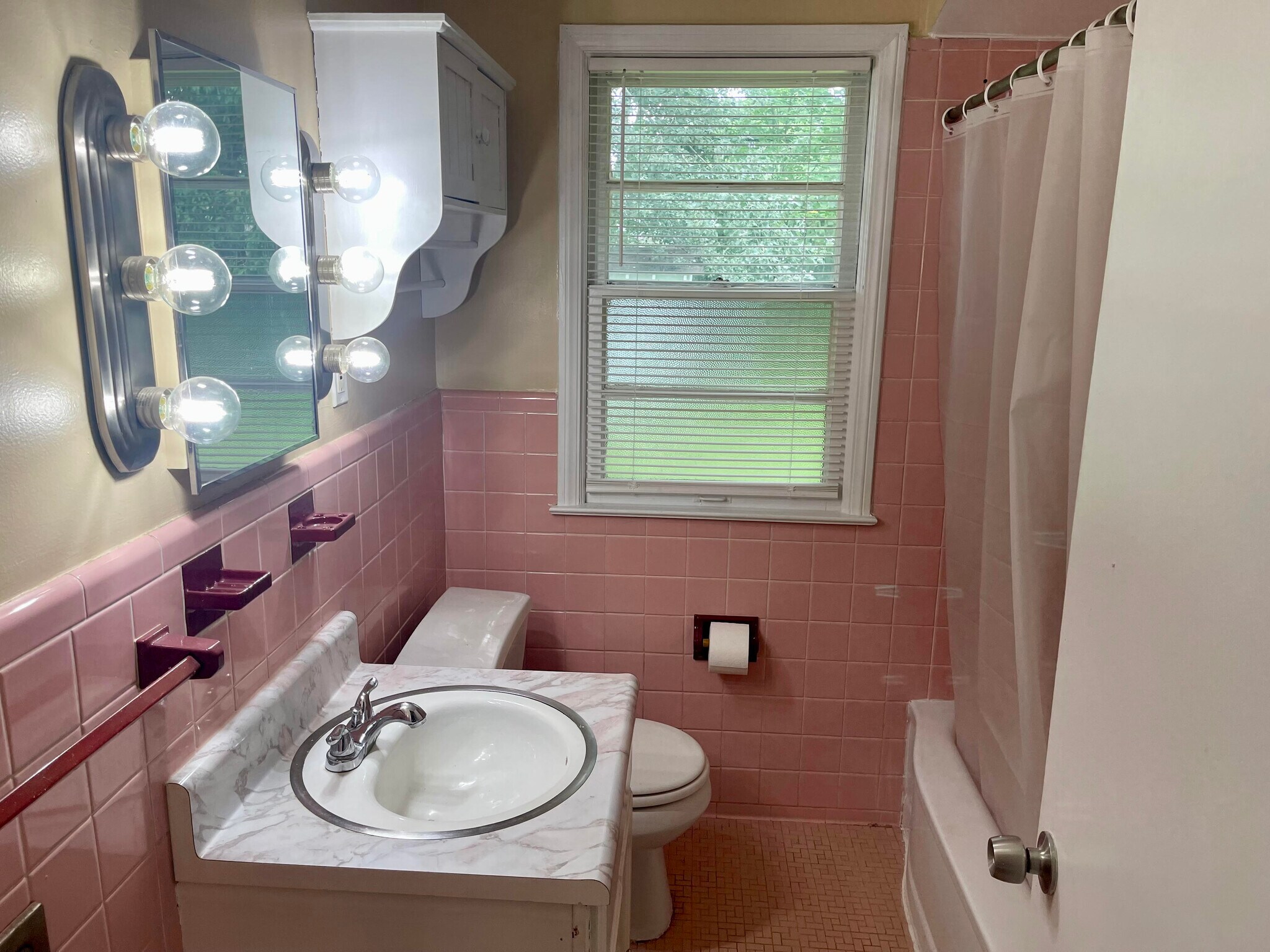 Building Photo - 21521 Benjamin St