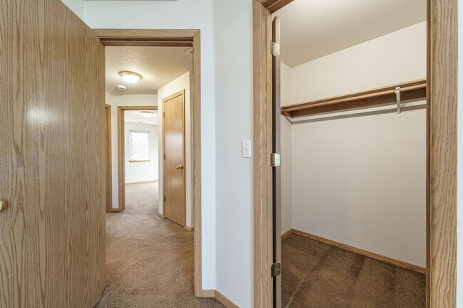 Building Photo - $500 Off Move In Special - Comfortable 3-B...