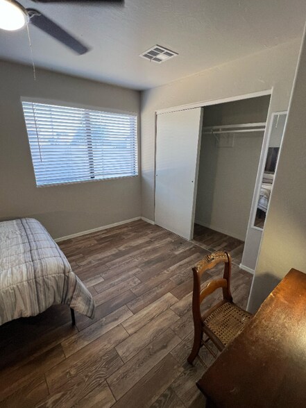 Building Photo - 3645 W Hadley St