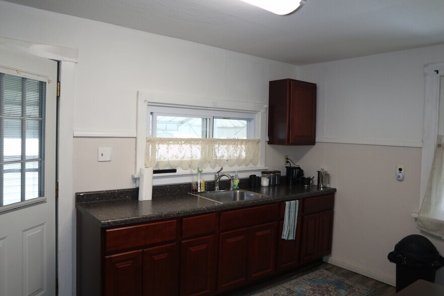 Building Photo - 318 Pike Run Dr