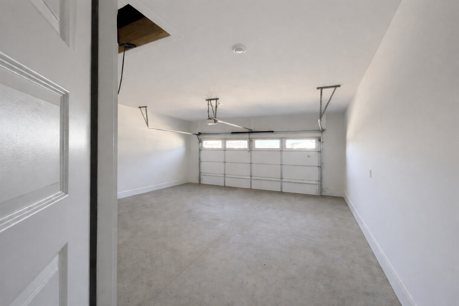 2 car garage - 2807 Butlers Green Cir