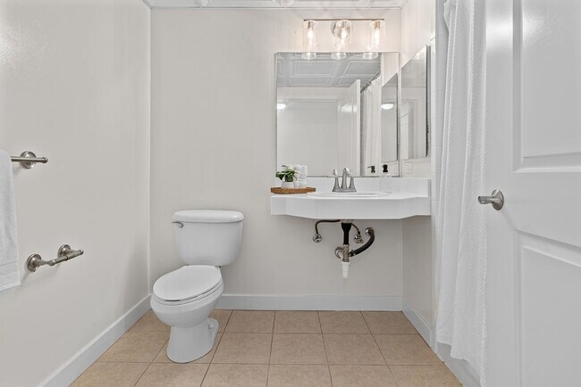 Building Photo - 1080 Park Blvd