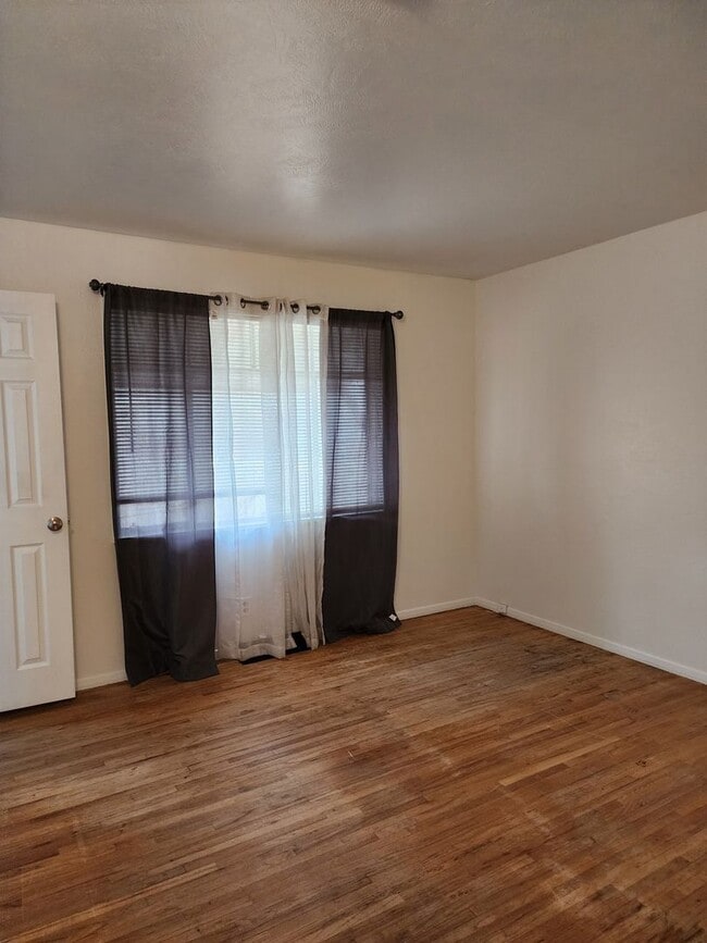 Building Photo - 3 Bedroom Home in The Caminas