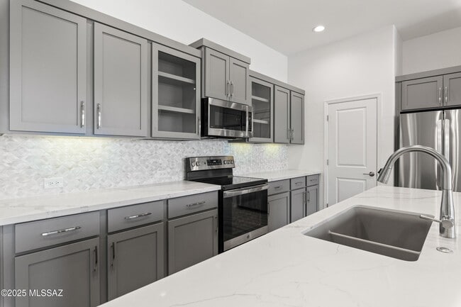 Building Photo - 30732 S Osprey Dr