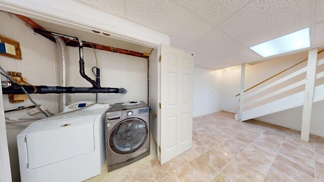 Building Photo - 128 N Taylor Ave