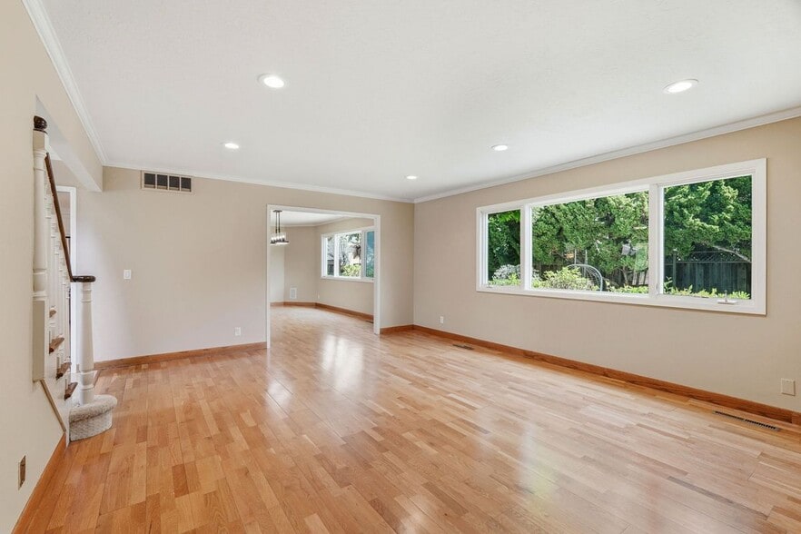 Building Photo - 12456 Newport Ct