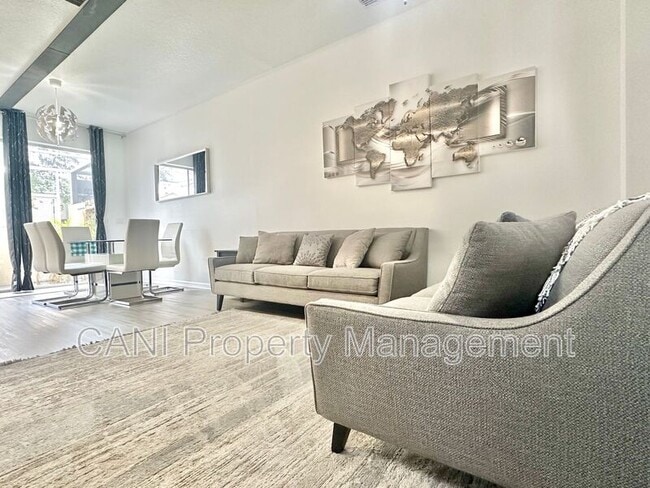 Building Photo - 1134 S Beach Cir