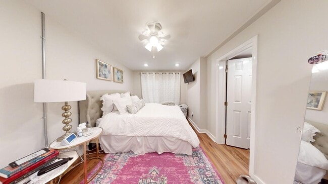 Building Photo - AVAILABLE NOW- SUBLEASE Short distance to Downtown Auburn--One of Kind Home on Sherwood Dr in Auburn