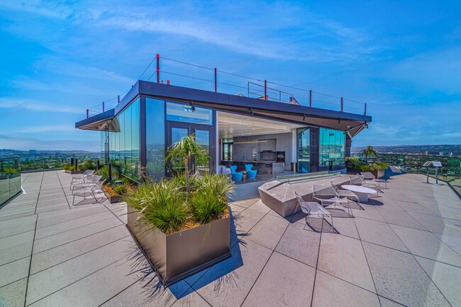 Building Photo - 6401 Wilshire Blvd