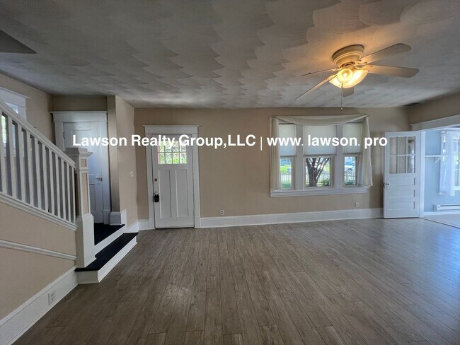 Building Photo - Charming Grandin Court House with Detached Garage and In Law Suite