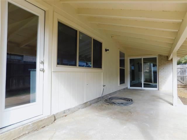 Building Photo - 1524 Carnation Dr