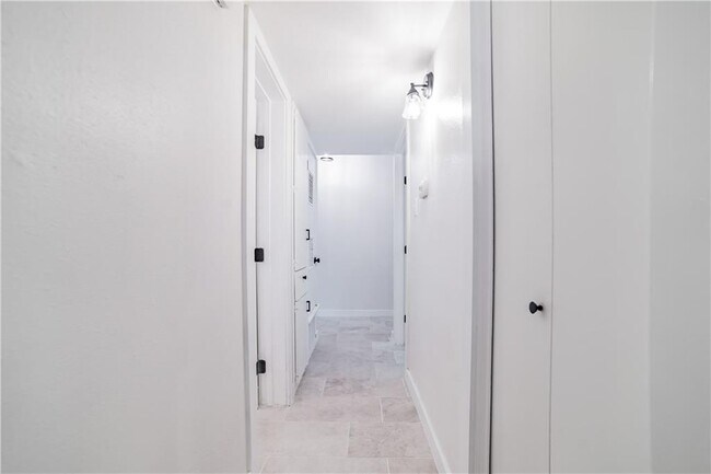 Building Photo - 2600 Penny Ln