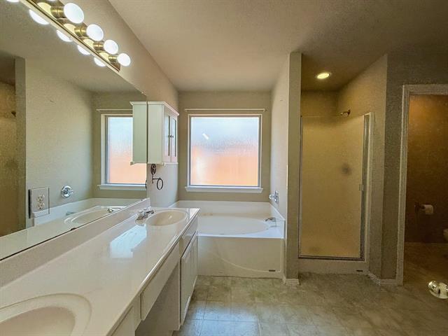 Building Photo - 8166 Berkshire Dr