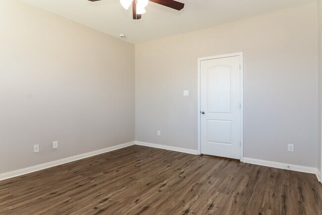 Building Photo - 341 Soap Tree Dr