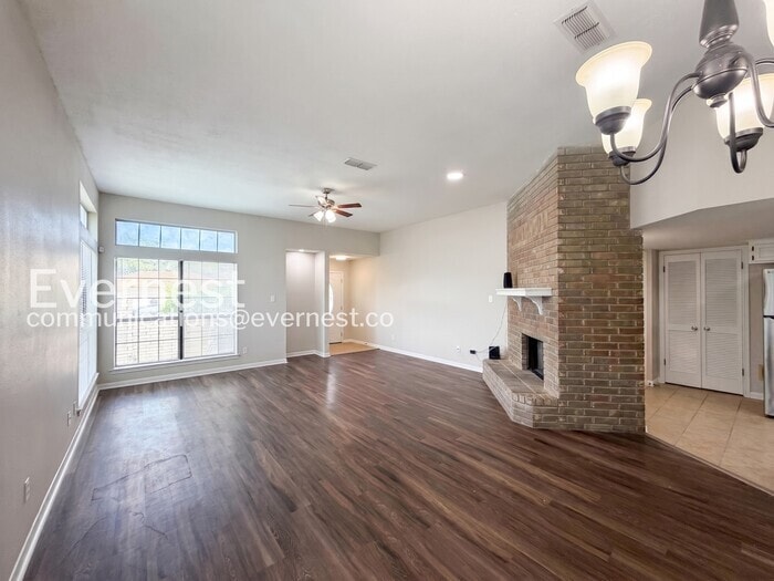Building Photo - 2014 Cedarview Dr