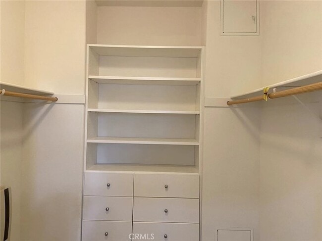 Building Photo - 187 Wild Lilac