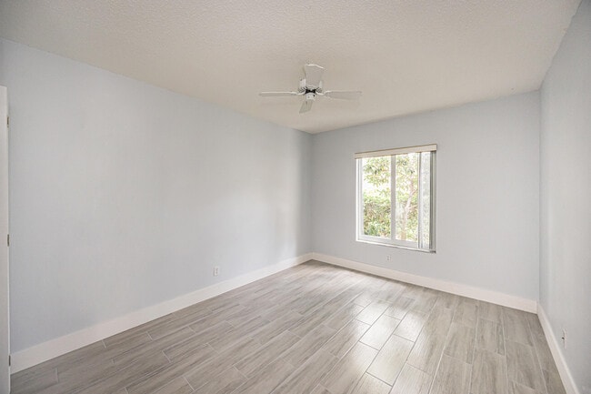 Building Photo - 5148 Rosen Blvd
