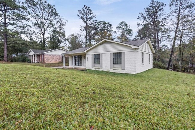 Building Photo - 5925 Couton Dr