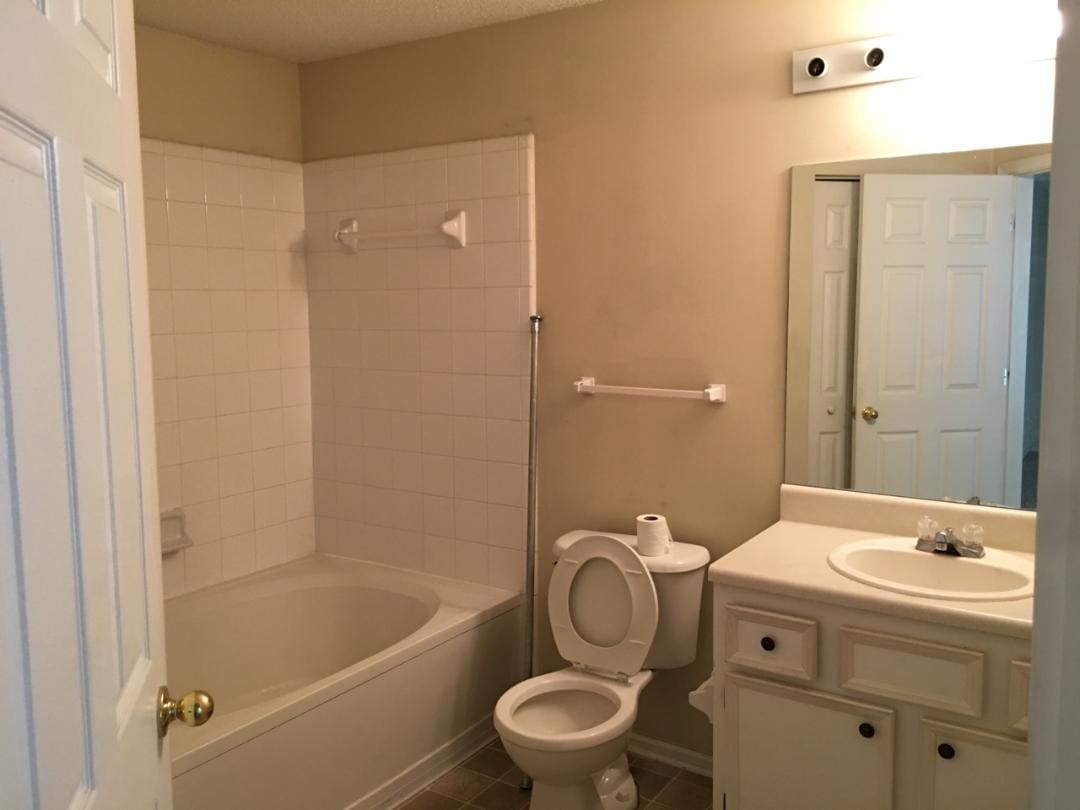 Building Photo - 50 Pebble Beach Cv