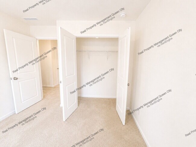 Building Photo - 3105 Lilac Grove Dr