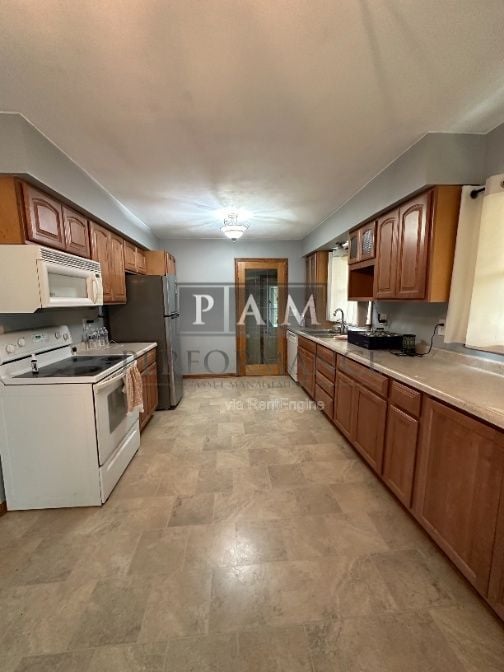 Building Photo - 7116 W Armour Ave