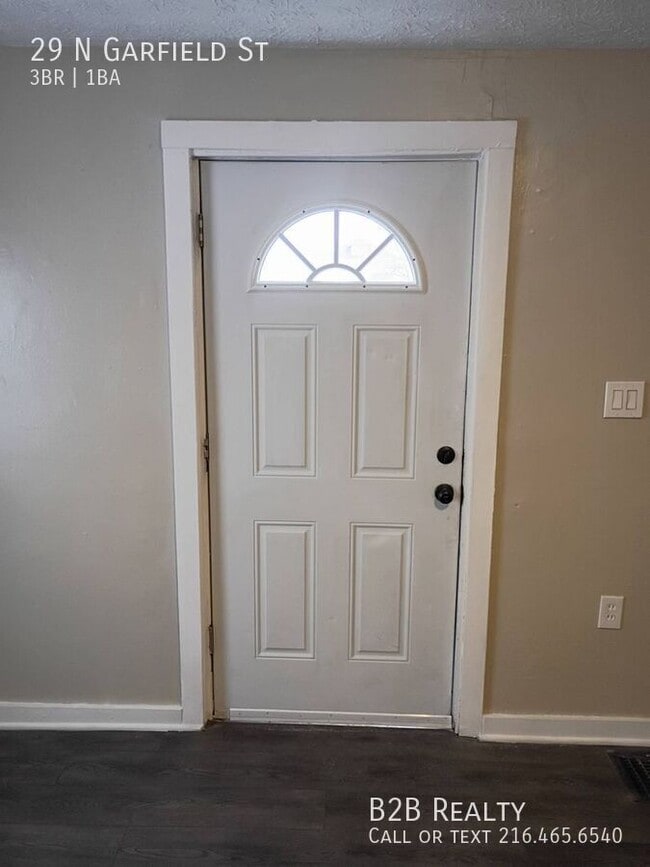 Building Photo - 29 N Garfield St